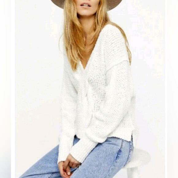 Free People Coco V neck White Waffle Knit Oversized Beach Casual Sweater Size M - Picture 1 of 9